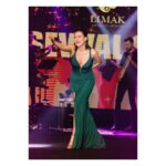 Şevval Sam Instagram - 🎶 💃🏻 Kıbrıs geceleri de bir başka oluyor gerçekten.. özlemişiz!!❤️‍🔥#kıbrıs @limakcyprus 
Fotoğraflar: @canipek 
Styling: @816styling  @sburcucam @mina.tanay 
@ceydahasirci 
@ruchan_olucak
