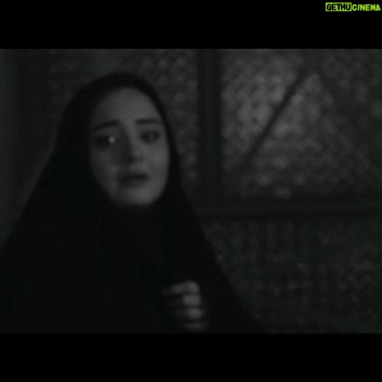 Narges Mohammadi Instagram - همزمان با اولین روز جشنواره فیلم فجر از تیزر فیلم سینمایی ٢٨٨٨ رونمایی شد
بازیگران: حمیدرضا پگاه، شیرین اسماعیلی، سیاوش مفیدی، مرتضی اسماعیل کاشی، ساناز مصباح، رضا داوودوندی، شیوا فلاحی، عادله گرشاسبی. با حضور نرگس محمدی و علی اوجی. با یاری: هادی حجازیفر، حامد کمیلی، کامبیز دیرباز، امین حیایی، سام درخشانی، کوروش تهامی، احمد مهرانفر، رضا یزدانی، کامران تفتی، سعید چنگیزیان، رامین ناصر نصیر، کاظم سیاحی، میلاد رحیمی، رضا آفتابی. با سپاس از مریم بوبانی. مدیر فیلمبرداری: مرتضی پورصمدی. طراح صحنه و لباس: آیدین ظریف. طراح چهرهپردازی: کامران خلج. مدیرصدابرداری: منصور شهبازی. صدابردار: مهراد ابوالقاسمی. طراحی و ترکیب صداها: نعیم مسچیان. موسیقی: سامان احتشامی. تدوین: سیاوش پورخلیلی. عکاس: جلال حمیدی. فیلم پشتصحنه: محمد ورشوچی منفرد. مدیر اجرایی و برنامهریزی و دستیار اول کارگردان: ماریا امیری. جلوههای ویژه میدانی: آرش آقابیگ. جلوههای ویژه رایانهای: کامران سحرخیز، امیر سحرخیز. غزل کریمی. طراح عنوانبندی: سیاوش پورخلیلی. مدیرهنری: احمد غلامی. مدیر تولید: دانیال کاشانچی.
تهیهکننده: کیوان علیمحمدی، علی اوجی.
نوشته: علی اکبر حیدری، کیوان علیمحمدی و امید بنکدار.
کاری از: علی اکبر حیدری، کیوان علی محمدی
ساخت تیزر: سیاوش پورخلیلی
#٢٨٨٨ #فیلم_٢٨٨٨ #فیلم_سینمایی_٢٨٨٨٨ #جشنواره_فیلم_فجر