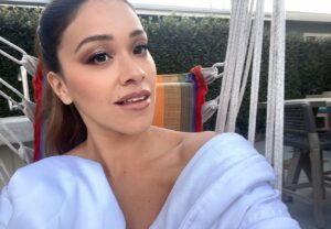 Gina Rodriguez Instagram - I WANT YOU BACK hits Amazon Prime tomorrow feb 11th on @primevideo @amazonstudios 🎊