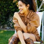 Gina Rodriguez Instagram - 💙💜❤️ Home with @latina  Photographer: @jveloz  Writer: @lauralaurasefue  Makeup artist: @carissaferreri  Hairstylist: @kattthompson  Stylist: @whatlaurenloves