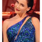 Şevval Sam Instagram - Ankara geceleri..💙💙💙💙
#unutulmazkonserler
Video @cankarabulutofficial 
@vipankara.official 
Elbise @tarikedizofficial 
Styling @816styling 
@sburcucam @mina.tanay