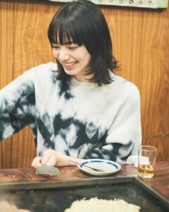 Nana Komatsu Instagram - なんと！ついに！
ガールフイナム　第四弾目が…！
第一弾　小松×焼肉
第二弾　小松×魚
第三弾　小松×山
と来たら…

第四弾　''小松×もんじゃ焼き''💯👏🏻
沢山作って沢山食べて沢山笑いました〜
是非ガールフイナムのページに飛んで
他の写真も見てみてください。
p.s.お好み焼きも入ってます

@girlhouyhnhnm 
#第四弾もんじゃ編#ガールフイナム