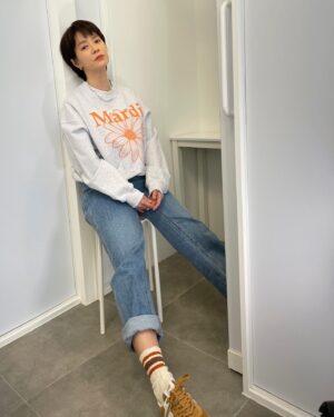 Song Ji-hyo Instagram - 🙂😀😝