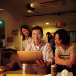 Nana Komatsu Instagram - 映画「余命10年」
いよいよ、公開まで1週間を切りました‼︎
今日はなんだか撮影の日々を思い出すそんな1日でした🌸

そして、
映画「余命10年」の写真集が発売します‼︎
本編を撮ってくれた、いまむー(今村さん)が今回全ての写真を撮ってくれました‼︎温度感が伝わってくる写真は見ていてついついニコニコしちゃいます☺︎
1年と言う時間をかけて築いて来たからこそ、本編には映ってないみんなの姿が在ります。

私もこの写真集制作に携わらせていただいて
''この写真いれたいな〜'' ''こんな事してたっけ？笑''
 ''あのときさ！'' ''懐かしいなぁ''
そんな会話をしながら楽しく愛を込めて作りました📚

静けさも、ときめきも、
温もりも流れゆく美しい四季と共に。
全てを写真集に閉じ込め、
私達の卒業アルバムみたいな大切な一冊。
是非、手に取って見てもらいたいです🎞
よろしくお願いします！

2022.02.27