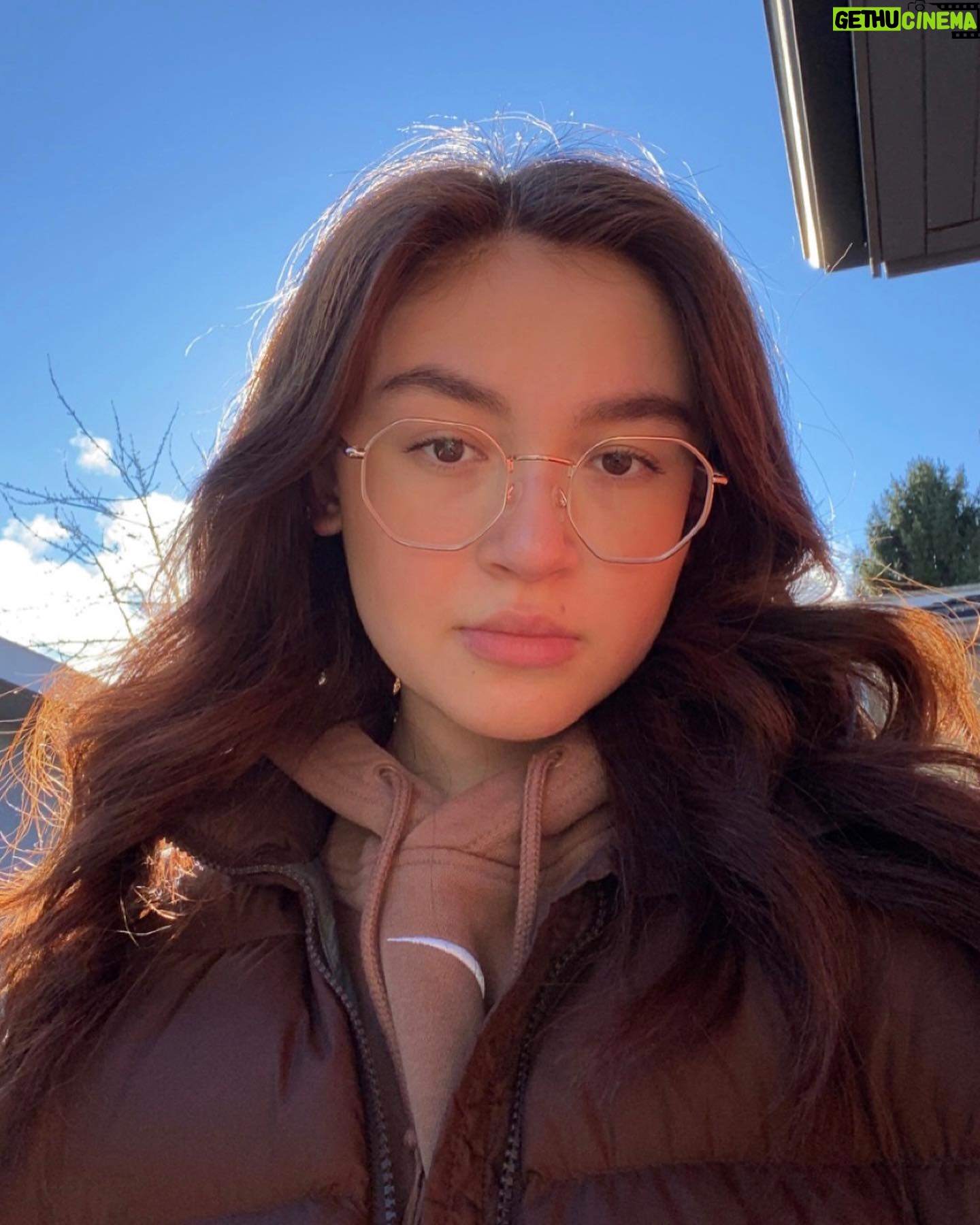Anna Cathcart Instagram - february: the definition of short and sweetš«