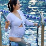 Jennylyn Mercado Instagram - 30th week swimming with my girl! 💕
📸 : Hubby @dennistrillo
👙 : @coralmanila_