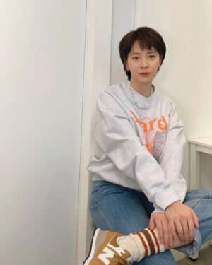 Song Ji-hyo Instagram - 🙂😀😝