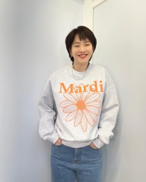 Song Ji-hyo Instagram - 🙂😀😝