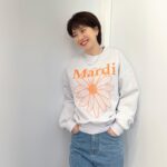 Song Ji-hyo Instagram – 🙂😀😝