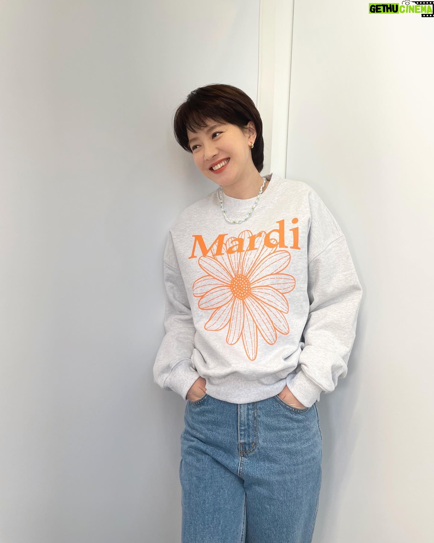 Song Ji-hyo - 414.1K Likes - 🙂😀😝