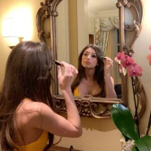 Mimi Keene Instagram - 🌼💛🌻
@lancomeofficial 
@thesavoylondon