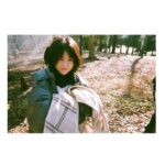 Minami Hamabe Instagram - 今夜22時からは!
『ドクターホワイト』第8話🐡

物語もいよいよ終盤…
登場人物を抱き締めたくなりました

院長の末期の胃がんを治療するため白夜をはじめCDTは全力を尽くします🐡
そして妊婦さんのおなかから赤ちゃんが突然消えて…
新しい命とも向き合います🐡
命の尊さを感じました🐡

写真がなさすぎて第1話の彷徨う公園の白夜を引っ張り出してみたり
銭湯のシーンで血圧測ったのを引っ張り出してみたり…

撮影も残り少ないので病院でたくさん思い出としても残しておきたい大好きな皆さんなので写真撮り残しておきたいです🐡

第8話!みまひょ

進撃の巨人アニメ58わなのですがあげです