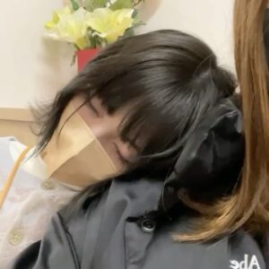 Minami Hamabe Instagram - 今夜22時からは!
『ドクターホワイト』第8話🐡

物語もいよいよ終盤…
登場人物を抱き締めたくなりました

院長の末期の胃がんを治療するため白夜をはじめCDTは全力を尽くします🐡
そして妊婦さんのおなかから赤ちゃんが突然消えて…
新しい命とも向き合います🐡
命の尊さを感じました🐡

写真がなさすぎて第1話の彷徨う公園の白夜を引っ張り出してみたり
銭湯のシーンで血圧測ったのを引っ張り出してみたり…

撮影も残り少ないので病院でたくさん思い出としても残しておきたい大好きな皆さんなので写真撮り残しておきたいです🐡

第8話!みまひょ

進撃の巨人アニメ58わなのですがあげです