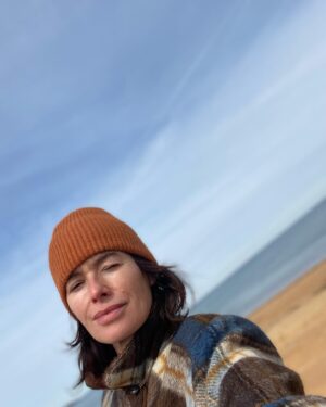 Lena Headey Instagram - Here’s a real face, a really tired and confused one. I love this planet. I wish that bad men soaked in evil would stop fucking it up. I wish that people mattered more than shallow victory. 
People of Ukraine you are extraordinary. People of Russia who oppose the lunacy, you’re my hero’s . 
LINK IN BIO TO DONATE. Also Below, a few good folk, who are doing all they can to help ALL people, who through no fault of their own find themselves stranded and in need of love and kindness. 
@chooselove @rescueorg @teamhumanity 
One day, maybe we will learn. That guns are shit. That money is only great when it’s used for good. 
Why can’t we just figure this shit out, it’s not fucking rocket science. 
#istandwithukraine 💙 💛 ✊🏼#lovenotwar✌🏻