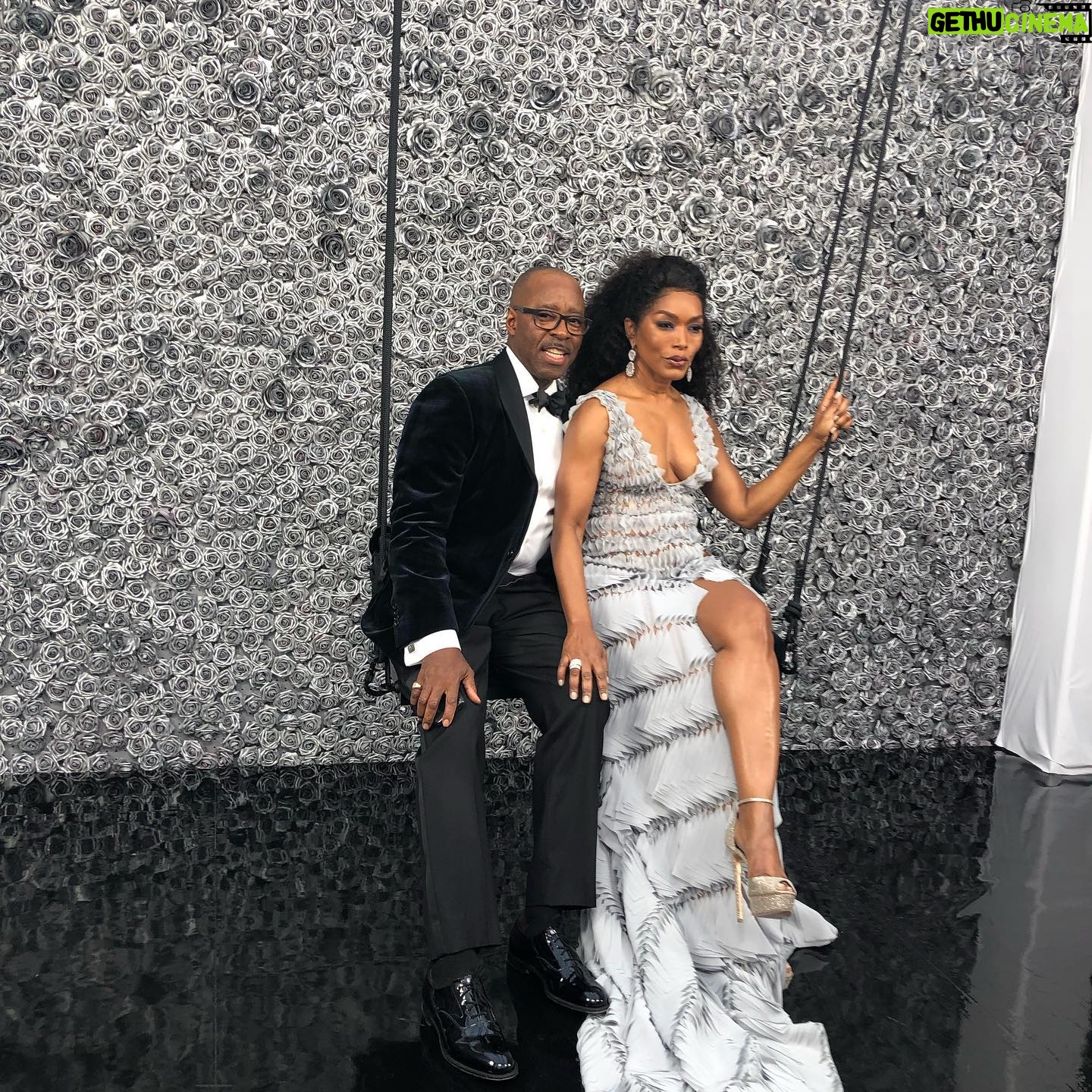 Angela Bassett Instagram - We’ve got some good news for you! If you didn’t win bidding for a meeting with me or with @courtneybvance , you’ve another chance to bid on meeting with the two of us together! Help us support @llsgreaterla by clicking on the link in our bios! xoAng & CBV