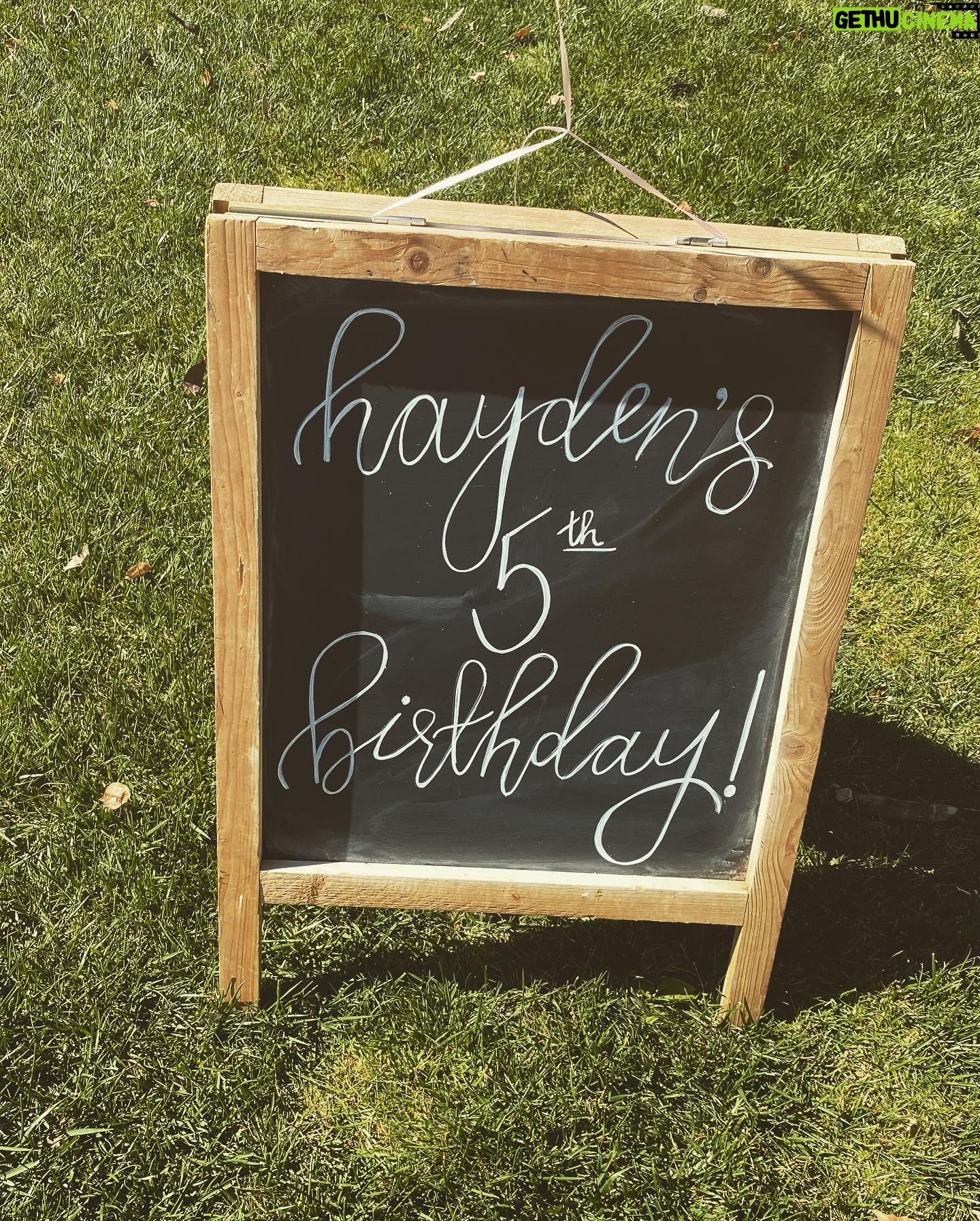 Camilla Luddington Instagram - And out to the farm we went! To celebrate Miss Hayden turning FIVE!!!! Fiiiiive!
Wanted to give @thepicnic.collective a shout out for making my picnic dreams come true. I’ve been stalking their IG for years and I am so excited I finally got to use them!!! 🥳🥳🥳🥳