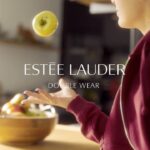 Biran Damla Yılmaz Instagram - @esteelauderturkiye ile #işbirliği Evet doğru, güne iyi başlamak için bazı sırlarım var. 😌 Sağlıklı, doğal ve pürüzsüz görünen bir cilt bunların başında geliyor. Cildimin her anında doğal ve pürüzsüz görünümünün sırrı ise Yeni Double Wear Sheer Fondöten 🤍 12 saate kadar nem sağlayan aynı zamanda tere ve neme dayanıklı Double Wear Sheer fondötenim her anımda benimle ✨ #HerAnımdaDoubleWear #DoubleWear