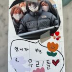 Shin Min-a Instagram - 우리들의 블루스 스탭 배우분들 모두 수고하셨습니다 🙏🤍 

사랑스러운 우리 선아팀 늘 밝게 웃으면서 일해줘서 든든하고 고마웠어 😭앨범 추억돋아 
라뷰 👍❤️ 

#민선아 #우리들의블루스 #ourblues