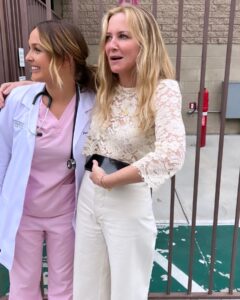 Jessica Capshaw Instagram - Look whose loving arms I got to run into today...