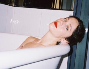 Georgina Amorós Instagram - 🧖🏼‍♀️ in Paris💔