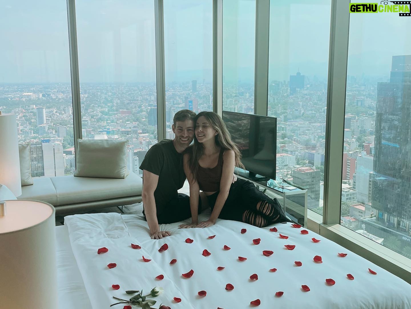 Sheryl Rubio Instagram - Photodump del día antes de venirnos al paraíso 🤍
.
Gracias por recibirnos con tanto amor @sofitelmexicocity #livefrenchway