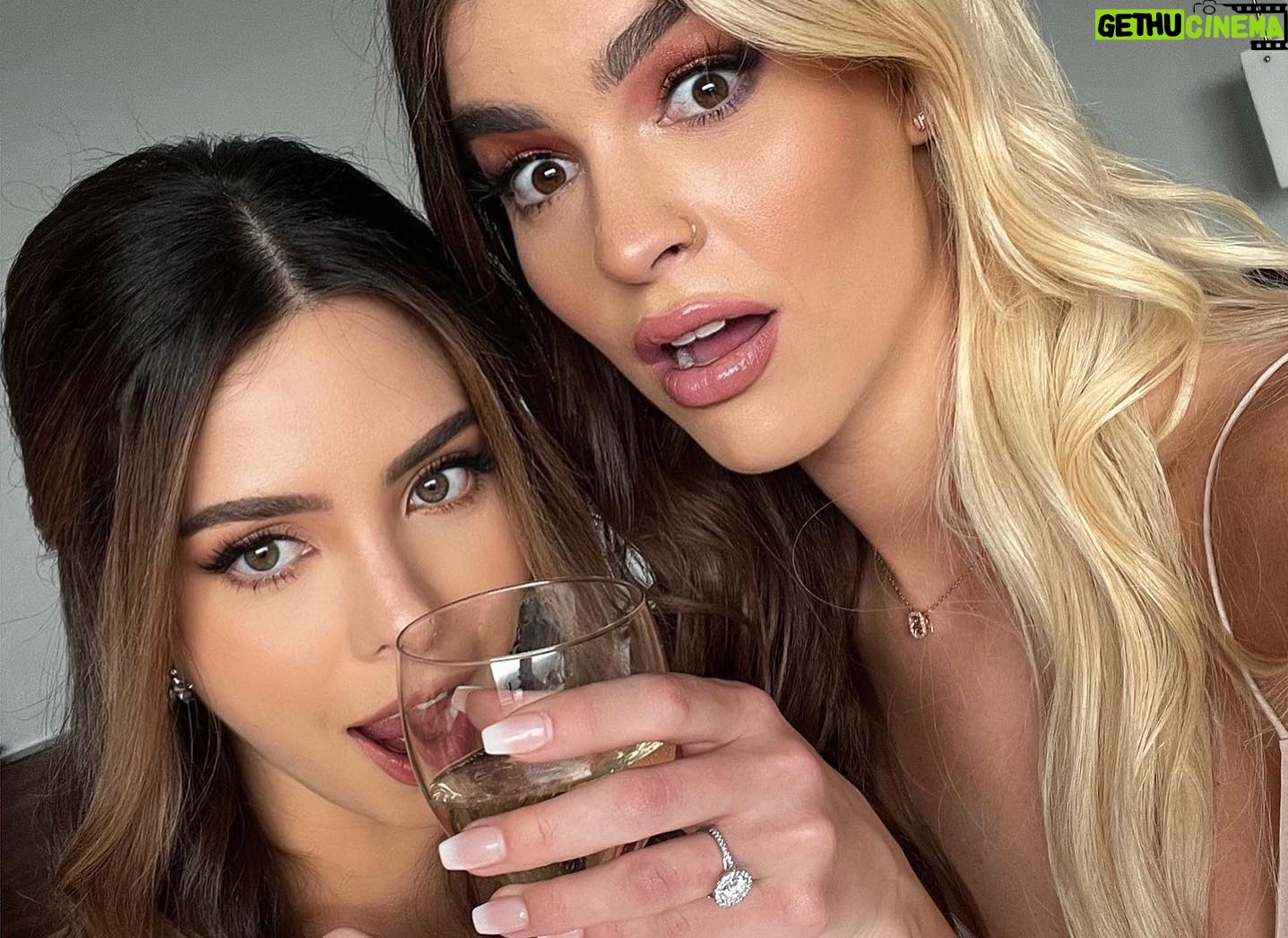 Sheryl Rubio Instagram - Primero vean lo GUAPÍSIMAS que se ven todas! Ustedes no saben todo el amor que me dieron mis niñas el ese día 🤍 me sentí tan amada y tan plena… gracias por estar en un momento tan especial y tan importante conmigo!