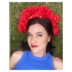 Şevval Sam Instagram – Yine Kamelyalı Kadın mevsimi gelmiş…🌺🌈❤️🥰📚