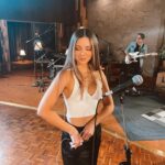 Sheryl Rubio Instagram - Dentro de poco van a escuchar esto 💔 @gabynoya es un placer hacer música con una de mis mejores amigas. No puedo esperar a que la escuchen.