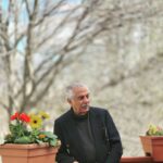 Sare Bayat Instagram – .
ریشه من.
قلب من،
پاکترین انسانی که دیدم.
به وجود شریفت افتخار میکنم و
دستتان را میبوسم.
زادروز شما خجسته ترین اتفاق است.
تولدتون مبارک پاپا❤️