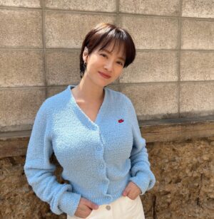 Song Ji-hyo Instagram - ☀️☀️☀️
