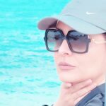 Sare Bayat Instagram – .
این جهان با تو خوش است،
آن جهان با تو خوش است،
این جهان بی من مباش و
آن جهان بی من مرو…
#مولانا