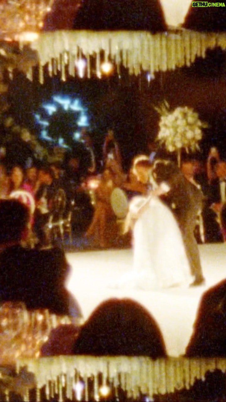 Sheryl Rubio Instagram - ๐คSuper 8 cam footage from our wedding ๐ค
๐ฅ: @best.dressed
๐: @shapswade
And my favorite dancers: @elenataber @peterhfisher @nick_lyos
