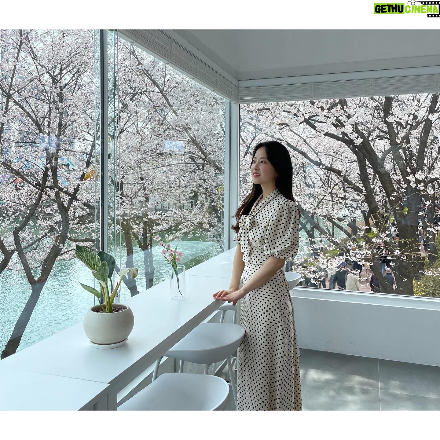 Park Bo-young Instagram - 자기님입니다🙋♀️ 유퀴즈🫣🤭