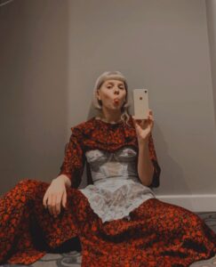 Aurora Aksnes Instagram - 🍎