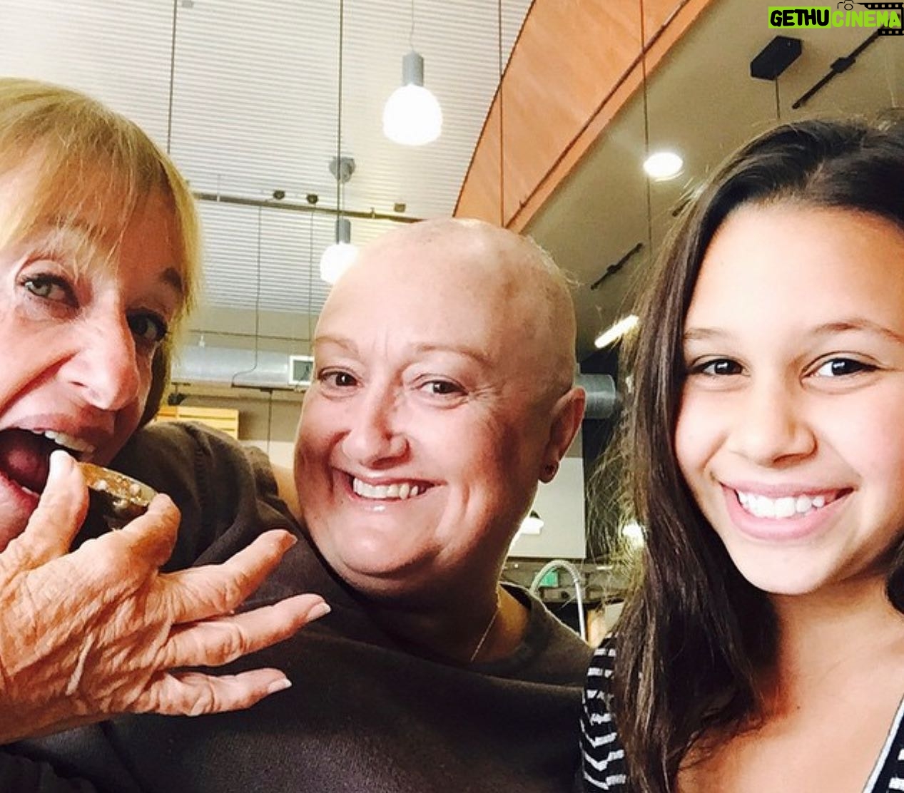 Leah Remini Instagram - Happy Mother's Day, Mommy! Sofia, my love, thank you for making me a mommy. You are my greatest gift. I include this picture of our dear Trish, who passed away last week, as many of you know. I am thinking of and praying for her son KC. I am also thinking of those without their moms and the moms who have lost their children.