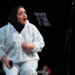 Narges Mohammadi Instagram - الدسانگز 
عشق روزهای کرونا
خانم مستی علیخانی پرستار عاشق 
و دلواپس بیماران کرونایی که عاشقانه هر شب روی صحنه پردیس شهرزاد متولد می شود و قلبم برای لحظه لحظه این حرفه شریف می تپد 
قهرمانان سلامت ، این انسان های بی نظیر که جان خود گذشتند و قهرمانان این روزهای من شدند 
الدسانگز عشق روزهای کرونا به قلم و کارگردانی آقای محمد رحمانیان حکایت عاشقی و زندگی و عشق ورزیدن به 
هم نوع … نمایشی که لحظه لحظه شور و شوق و اشتیاق است 
اگر دوست داشتین ما خیلی محدود در این روزها روی صحنه هستیم خوشحال میشیم به تماشای نمایش ما بیاید
عکس از حسین خدارتی عزیز