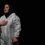 Narges Mohammadi Instagram - الدسانگز 
عشق روزهای کرونا
خانم مستی علیخانی پرستار عاشق 
و دلواپس بیماران کرونایی که عاشقانه هر شب روی صحنه پردیس شهرزاد متولد می شود و قلبم برای لحظه لحظه این حرفه شریف می تپد 
قهرمانان سلامت ، این انسان های بی نظیر که جان خود گذشتند و قهرمانان این روزهای من شدند 
الدسانگز عشق روزهای کرونا به قلم و کارگردانی آقای محمد رحمانیان حکایت عاشقی و زندگی و عشق ورزیدن به 
هم نوع … نمایشی که لحظه لحظه شور و شوق و اشتیاق است 
اگر دوست داشتین ما خیلی محدود در این روزها روی صحنه هستیم خوشحال میشیم به تماشای نمایش ما بیاید
عکس از حسین خدارتی عزیز