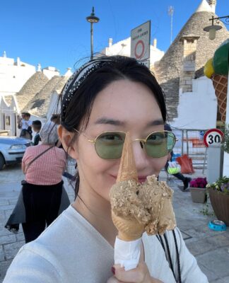 Countdown: Shin Min-a's 10 Most Popular Instagram Posts