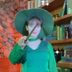 Song Ji-hyo Instagram – 나는야 상처마법사🪄
옛솔 칫솔 #마데카솔 🌿