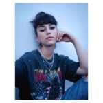 Claudia Salas Instagram – México. 14:49. Int. Día.

📸 @laia_lluch 
👗 @paulaperchol 
(De su mano camino entre risas).

@tousjewelry #toussquad