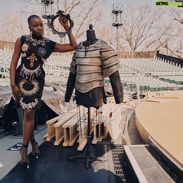Danai Gurira Instagram - Thank you @voguemagazine for featuring my exploration of the notorious Richard III as I prepare to embody him on the stage.
đ¸ Micaiah Carter for Vogue
Writer: Chloe Schama
Fashion Editor: Gabriella Karefa-Johnson
Makeup: Kim Bower
Entertainment Director: Sergio Kletnoy