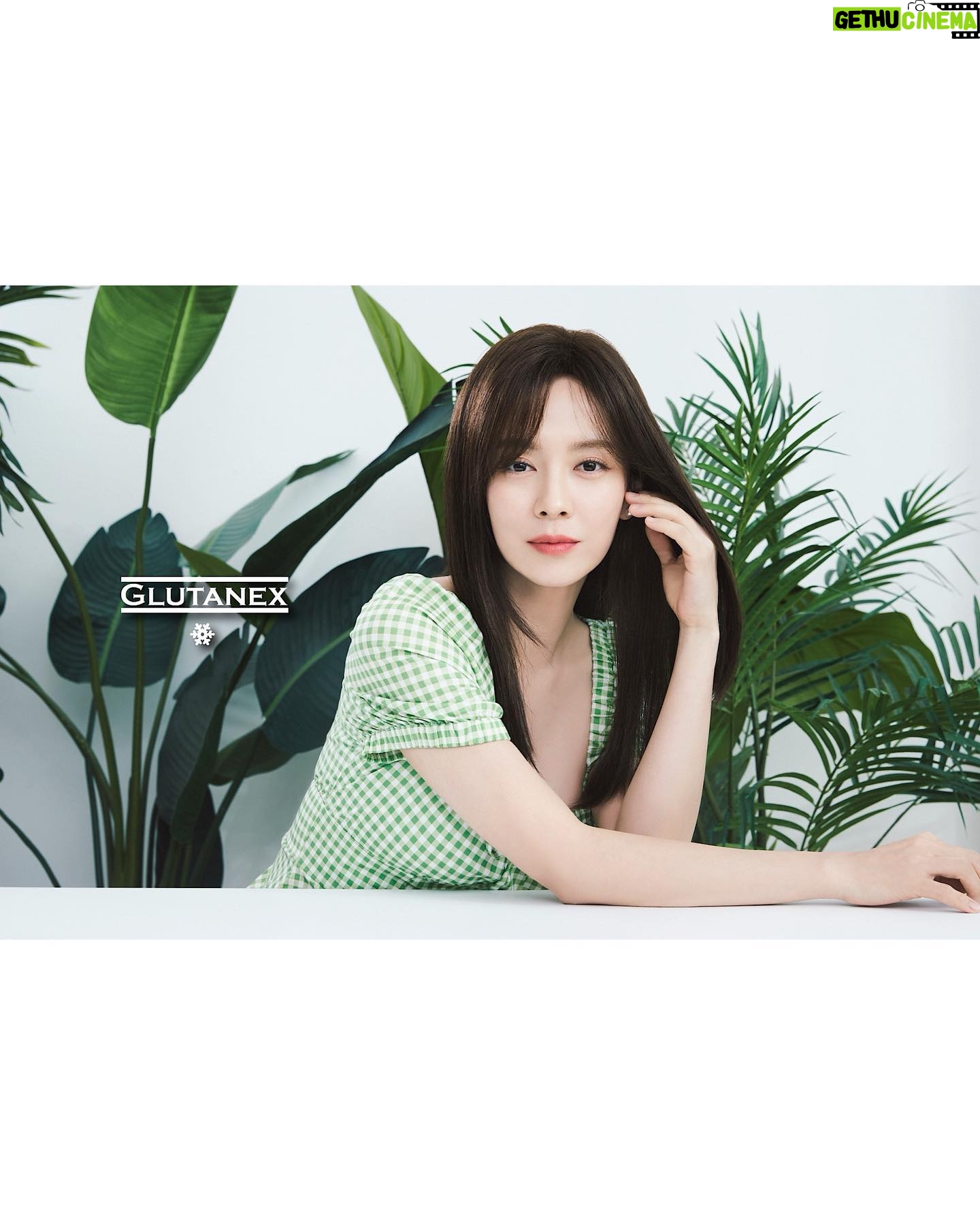 Song Ji-hyo - 450.3K Likes - #글루타넥스 의 𝗔𝗛𝗔!𝗕𝗛𝗔!𝗟𝗛𝗔!