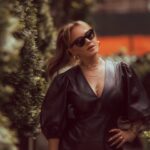 Leah Remini Instagram – Love being in New York with family and friends who are like family. 

Thank you to the staff at @timessquareedition and The Terrace and Outdoor Gardens for your gracious hospitality. 

Photo: @imthejam 
Makeup: @crabichuk 
Hair: @stefanie_thestylist
Stylist: @highheelprncess