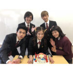 Mio Imada Instagram – 💐
花のち晴れの現場で
お祝いしていただきました♡
かわいい愛莉のケーキ🎂
あーー嬉しかった〜💗
明太子の顔抜きも☺︎☺︎
#花のち晴れ
#杉咲花 ちゃん
#濱田龍臣 くん
#中田圭祐 くん
#鈴木仁 くん
#1枚目の写真は晴が撮ってくれました