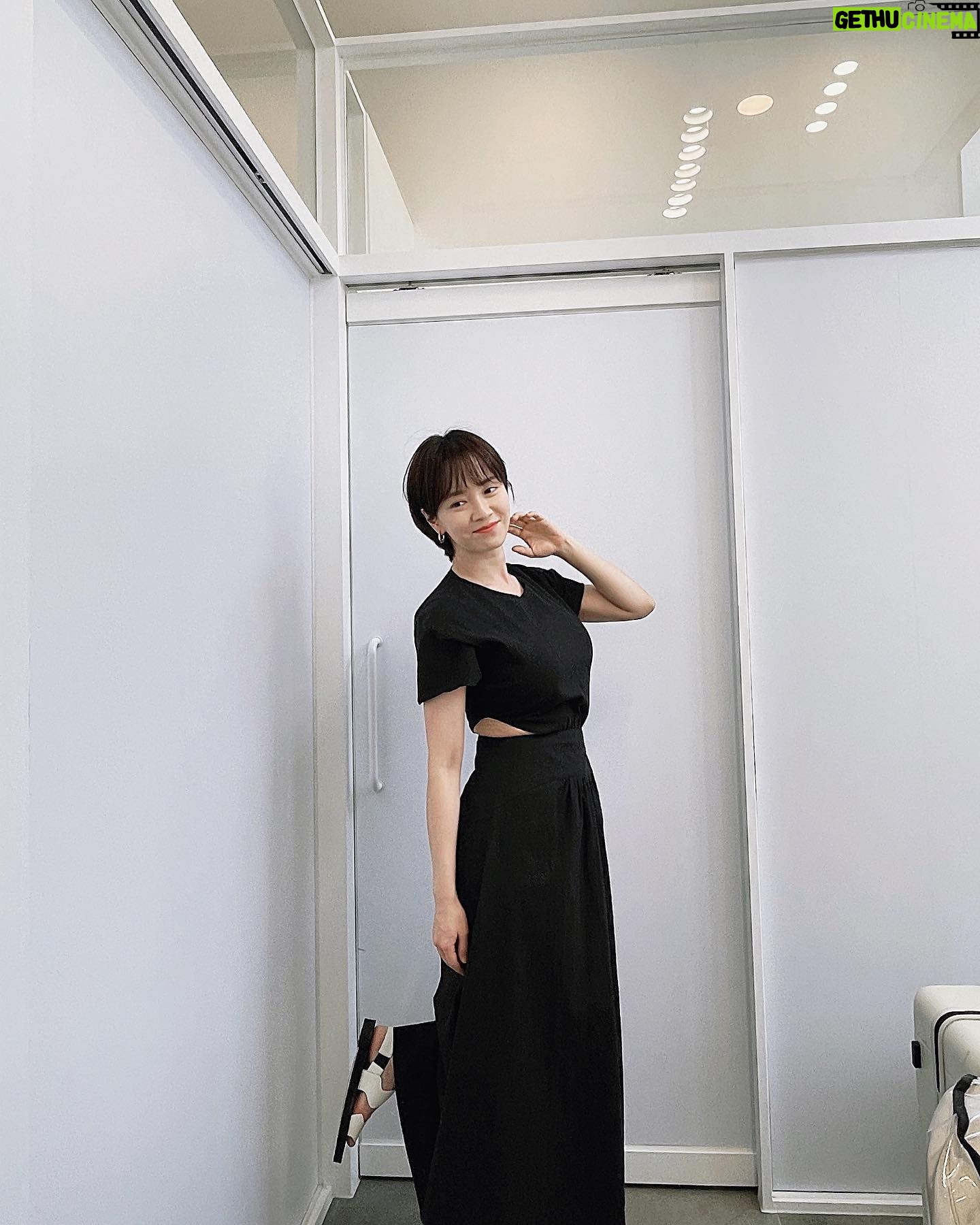 Song Ji-hyo - 342.8K Likes -
