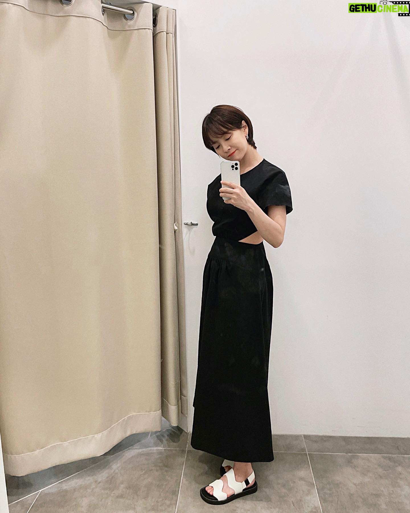 Song Ji-hyo - 342.8K Likes -