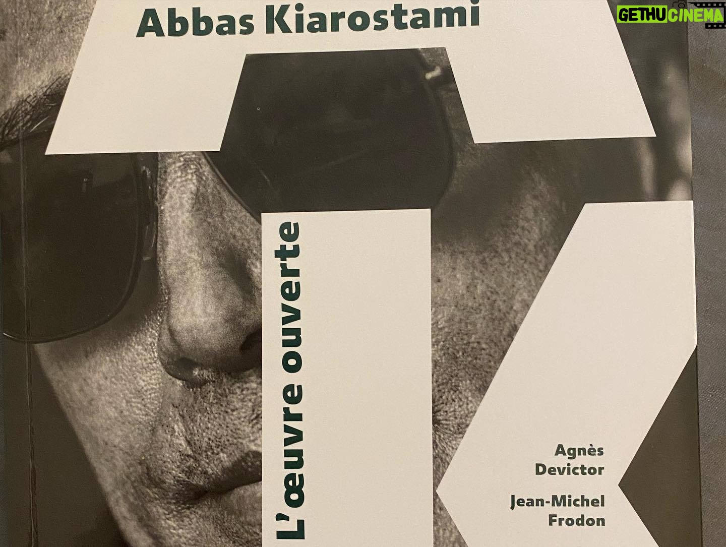 Niki Karimi Instagram - 🌹
برگشته ام به تهران و انبوه خاطرات زيبا از ديدار و صحبت هاى شما هم وطنانم
را در نمايش هاى جهانى " آتاباى " مرور ميكنم
سپاس از اينهمه مهر و محبت شما ، چه در اكران ايران و چه شهرهائى در جهان كه در اكران آنها شركت كردم
.
چقدر از شما ياد گرفتم و چقدر فيلم را خوب ديديد
.
يكى از صحبت هاى هميشگى هم درباره بازى خوب بازيگران جوان و نابازيگران كه گروه عمده اى از بازيگران فيلم را تشكيل ميدهند بود
.
ممنونم از همه دوستان تازه بازيگر و محلى كه با اين فيلم خوش درخشيدند و با آرزوى آينده اى درخشان برايشان
.
عكس :
با ژان ميشل فرودون نويسنده و منتقد فرانسوى و انيس دو ويكتور مدرس و نويسنده در پاريس , و كتاب جديد ژان ميشل درباره آقاى كيارستمى كه به من به يادگار داد
@frodonsuite
@mahlaghameynoosh
masome_rabaninia
@danial_noorvash
@yousefali.daryadel
@cinemasdiran