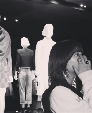 Suzu Hirose Instagram - ❤️
#SEELV
#LVFashion
#LVJewelry