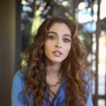 Cemre Baysel Instagram - #aşkiyileştirir mi? 
Yeni bölüm bu akşam! @sendendahaguzelfox