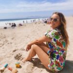Camilla Luddington Instagram - Beach day! 🏖 #headingToSeattleSoon #haitusAlmostOver #Greysloandrama #season19